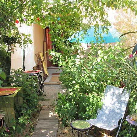 Joli Studio Avec Jardinet Avignon Eksteriør bilde