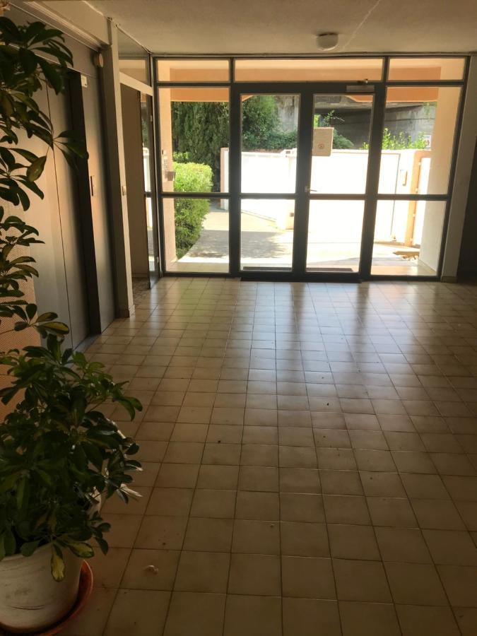Joli Studio Avec Jardinet Avignon Eksteriør bilde