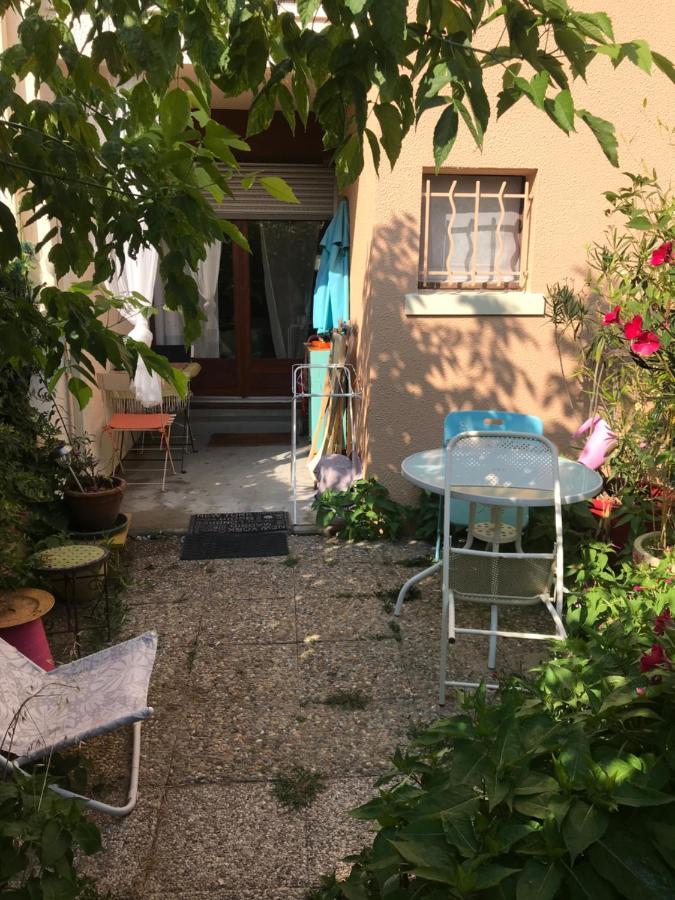 Joli Studio Avec Jardinet Avignon Eksteriør bilde