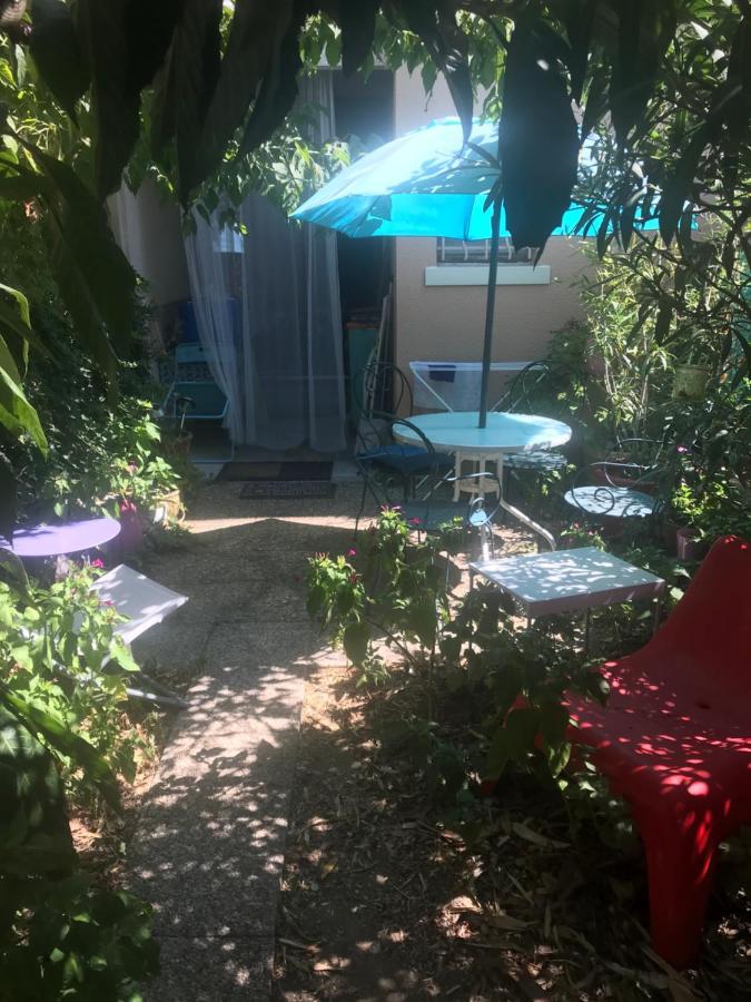 Joli Studio Avec Jardinet Avignon Eksteriør bilde