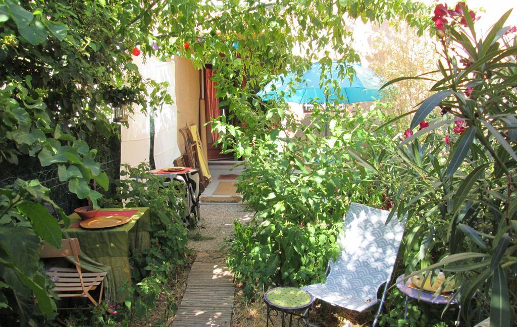 Joli Studio Avec Jardinet Avignon Eksteriør bilde